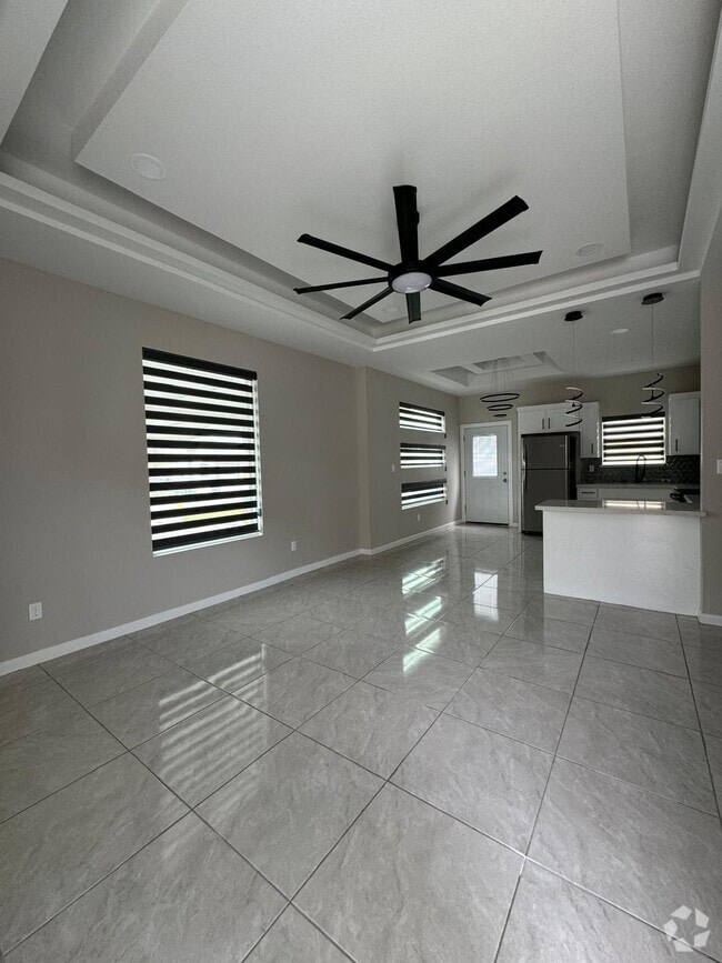 Building Photo - 1703 Angelina Dr