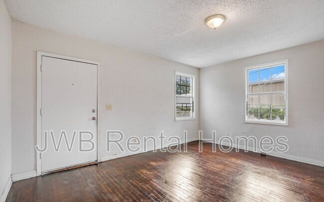 Foto del edificio - 330 W 26th St