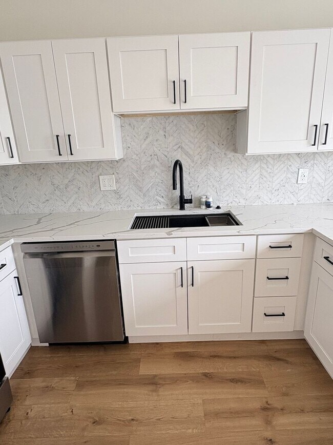 Foto del edificio - 3250 Lorain Ave