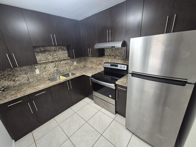 Foto del edificio - 3518 Taylor St