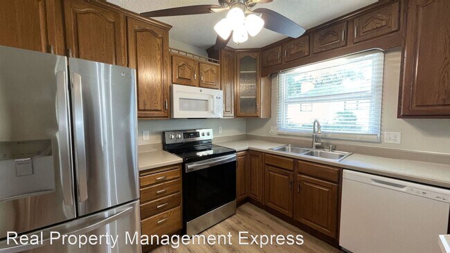 Building Photo - 5 br, 3 bath House - 3500 E 33rd St.