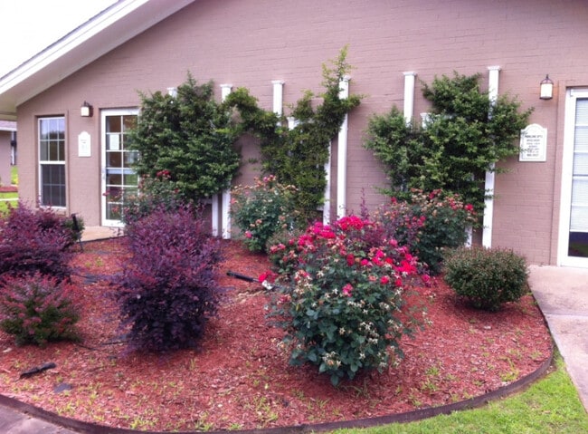 Building Photo - Parklane Apartments