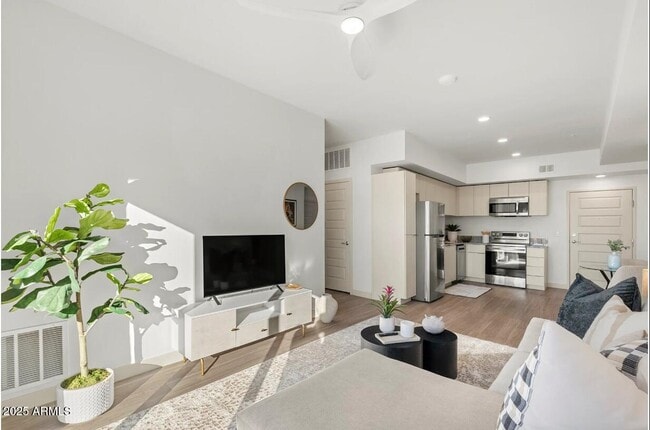 Building Photo - 9275 N 29th Ave