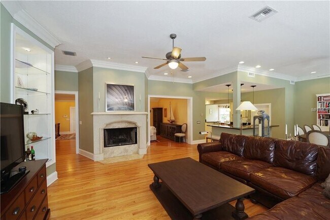 Building Photo - 220 Hampden Pl