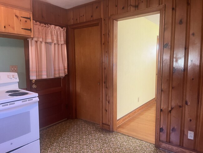 Building Photo - 141 Daniels Pl