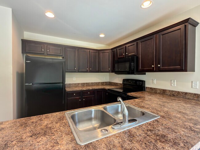 Foto del edificio - 141 Cedarwood Dr
