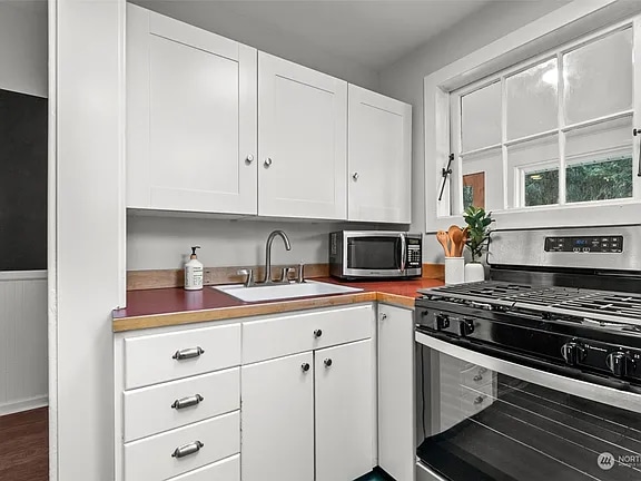 Foto del edificio - 9715 8th Ave NW