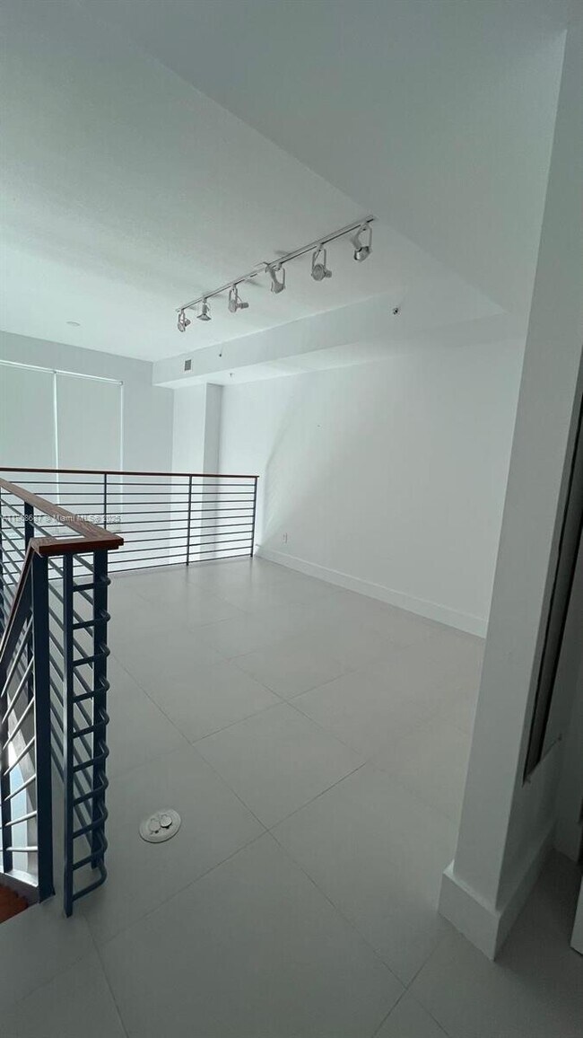 Foto del edificio - 60 SW 13th St