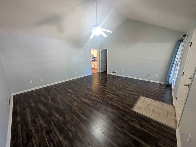Building Photo - 140 Ridgeview Dr