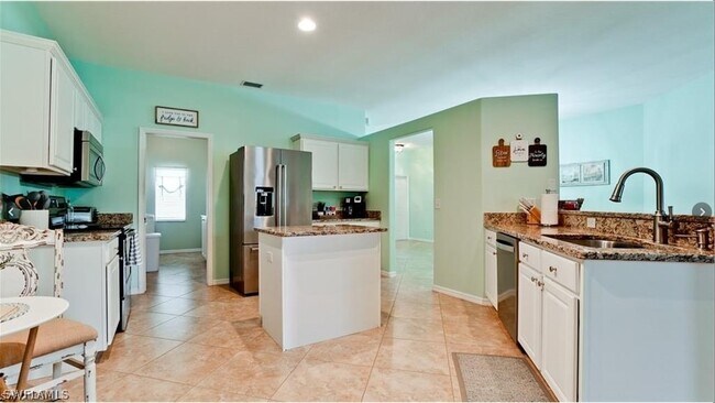 Foto del edificio - 3428 SW 2nd Ln