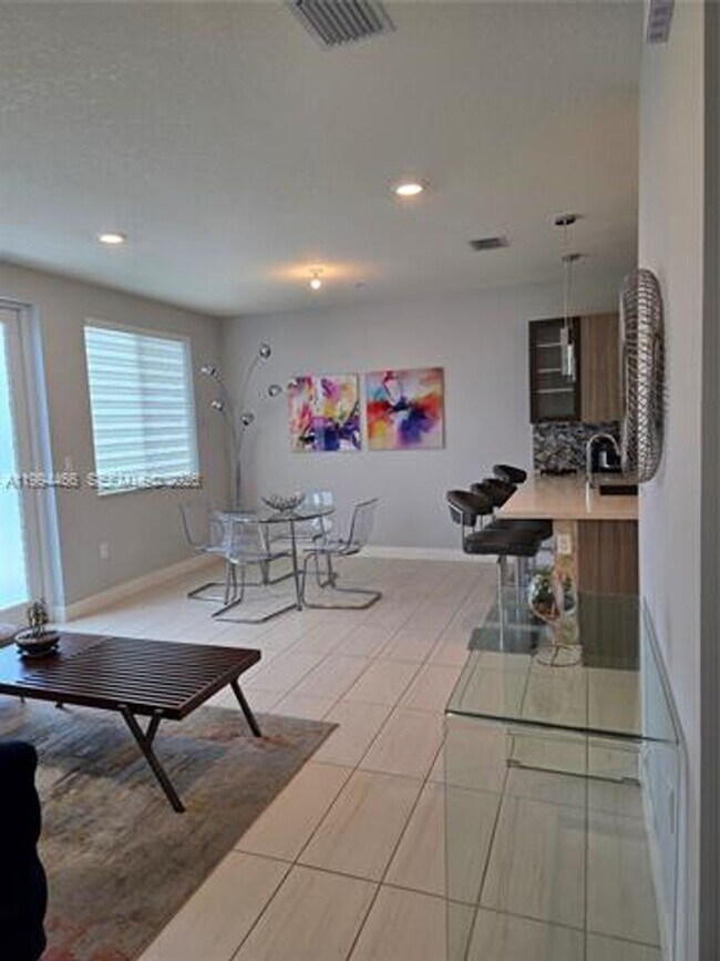 Foto del edificio - 10222 NW 64th Way