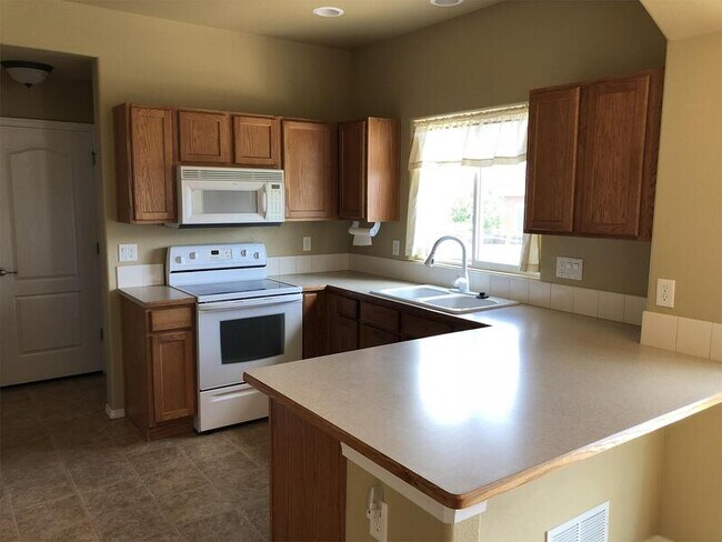 Foto del edificio - 6914 Silverwind Cir