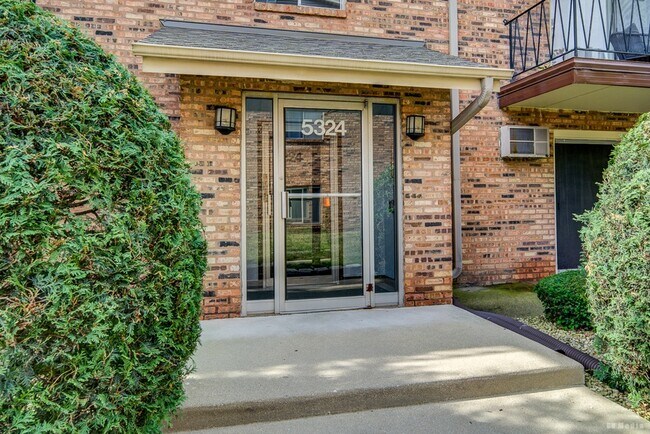 Foto del edificio - 5324 Waterbury Dr