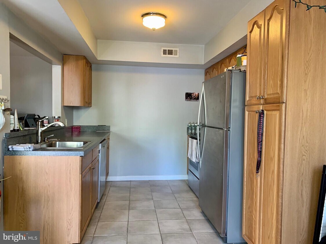 Primary Photo - 705 Gregorys Way