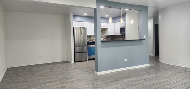 Building Photo - 2300 Beau Monde Ln