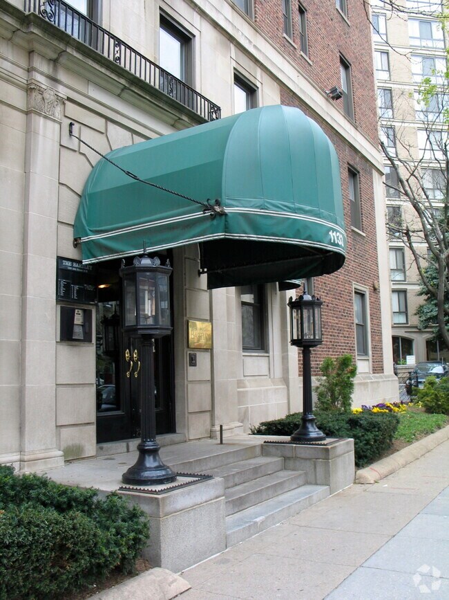 Building Photo - 1133 13th St NW