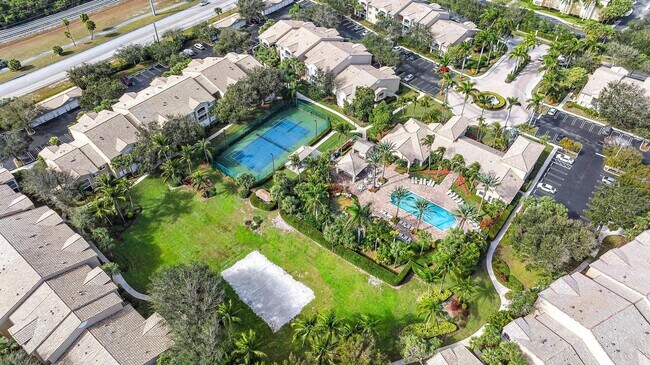 Foto del edificio - 242 Village Blvd