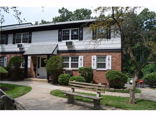 Building Photo - 65 Parkside Dr