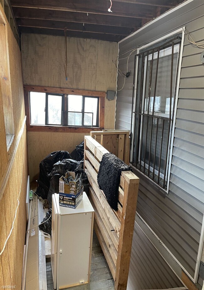 Foto del edificio - 1 br, 1 bath House - 92 River St 94 River ...