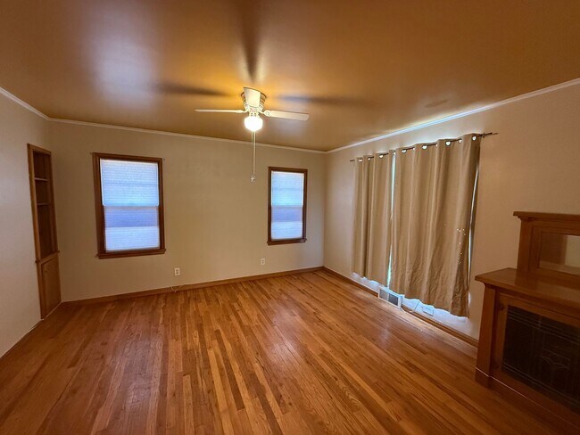 Foto del edificio - 3 Bed Brick Home! Large Backyard! Highland...