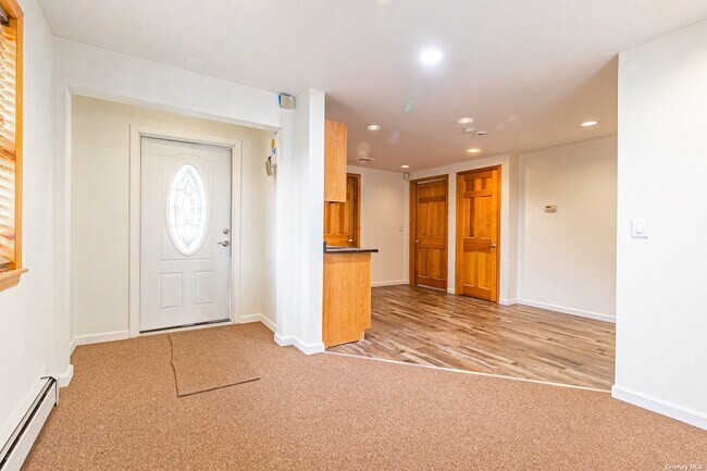 Foto del edificio - 754 Deer Pk Ave