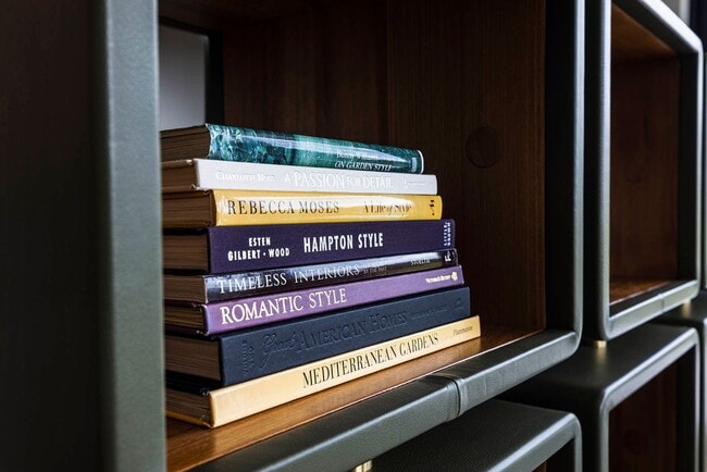 Interior Photo - Ilion