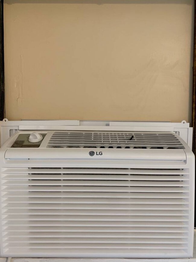 Building Photo - 44 -124 Ikeanani Dr