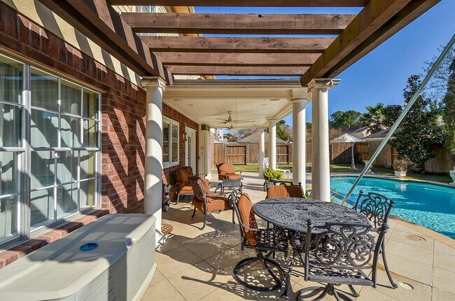 Foto del edificio - 17015 Country Bridge Rd