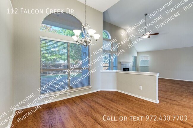 Foto del edificio - 112 Falcon Creek Dr