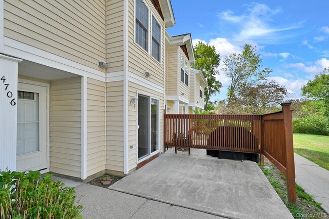 Building Photo - 4706 Whispering Hills Dr