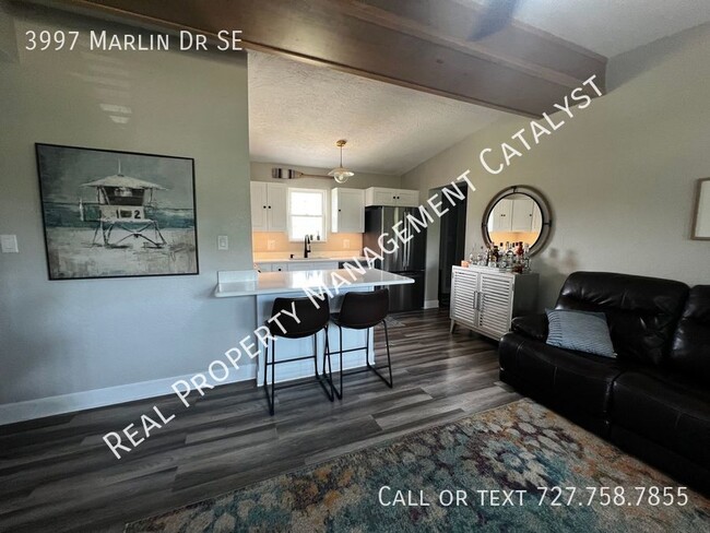 Building Photo - Welcome to this beautifully remodeled 4 be...