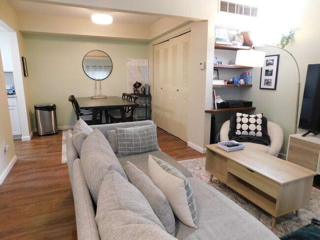 Foto del edificio - 543 Longshore Dr