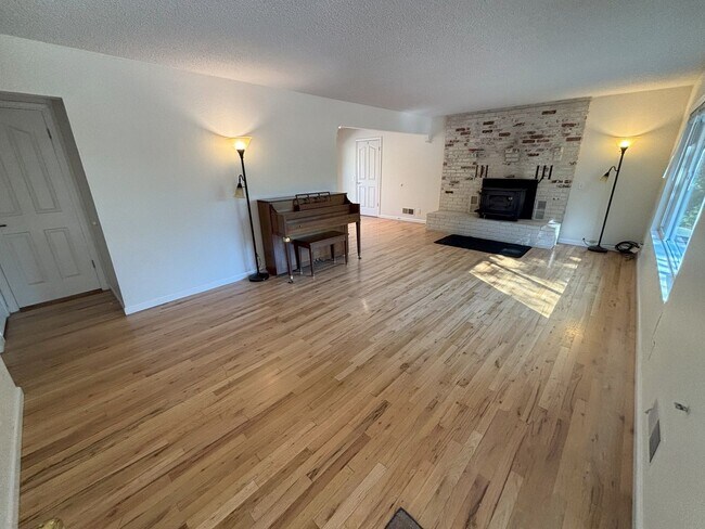 Foto del edificio - Stunning home in fabulous location!  They ...