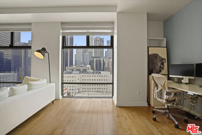 Foto del edificio - 801S S Grand Ave