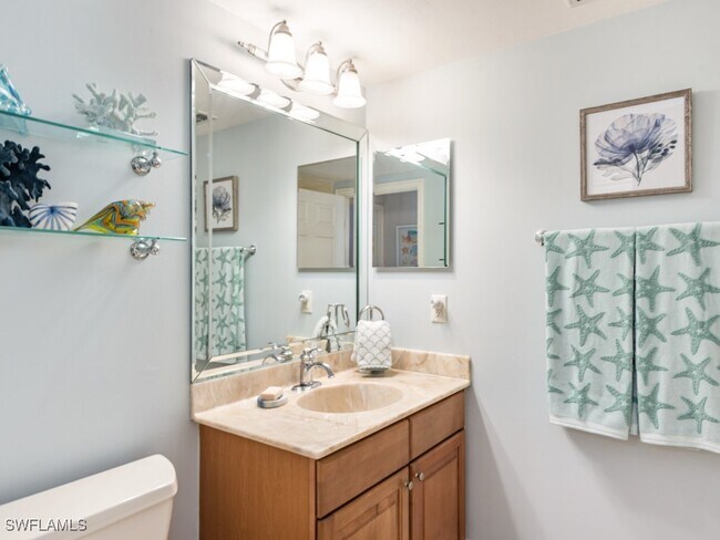 Foto del edificio - 2012 Tarpon Bay Dr N