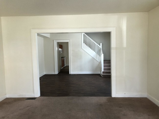 Building Photo - 2704 Highland Pl