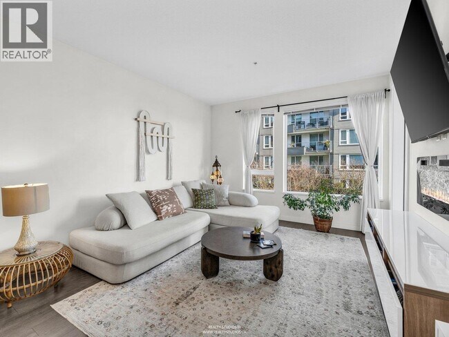 Photo du bâtiment - 255 W 1st St