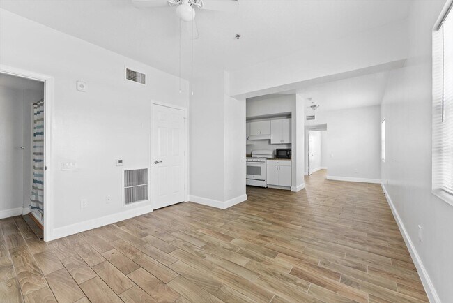 Foto del edificio - 56 W 12th St
