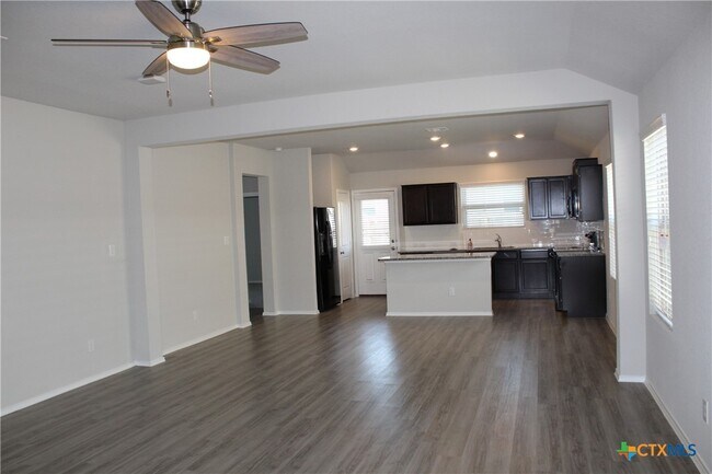 Foto del edificio - 1982 Rising Sun Blvd