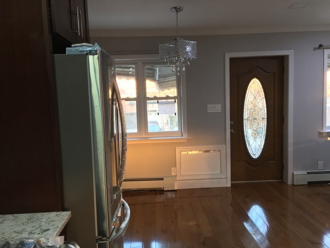 Foto del edificio - 1366 E 86th St