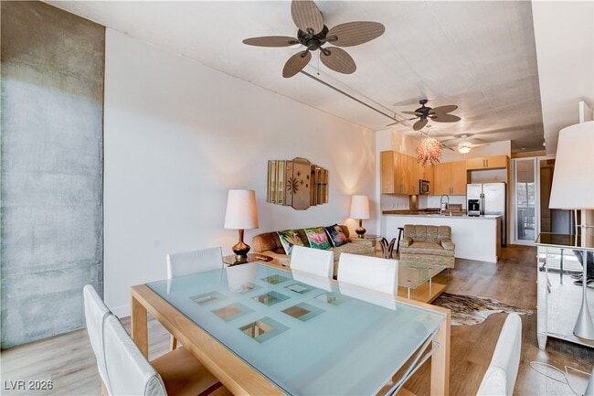 Foto del edificio - 353 E Bonneville Ave