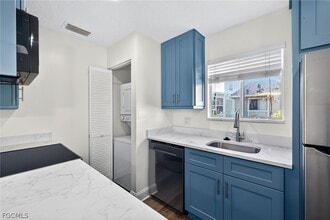 Building Photo - 3271 Royal Canadian Trace