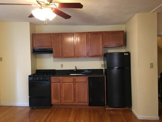 Foto del edificio - 170 Endicott St