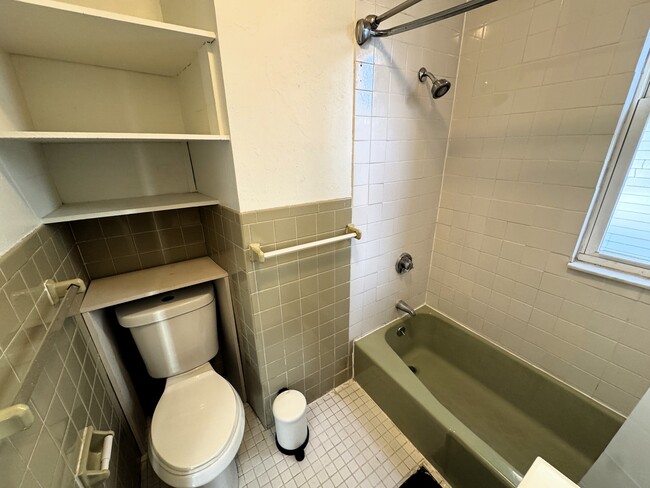 Foto del edificio - 377 Highland Ave