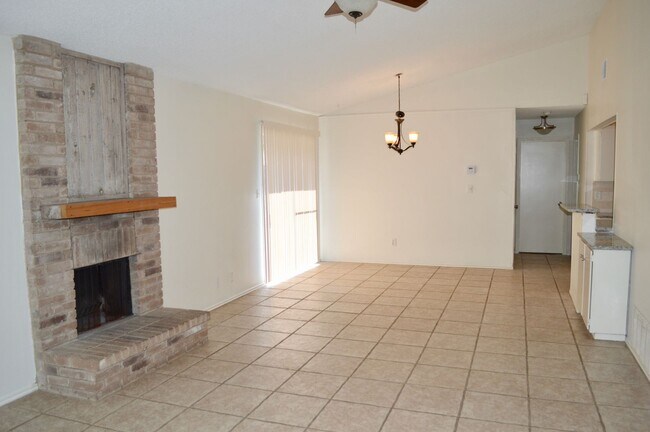 Foto del edificio - Super Cute 2 bed 1 bath located in a quiet...