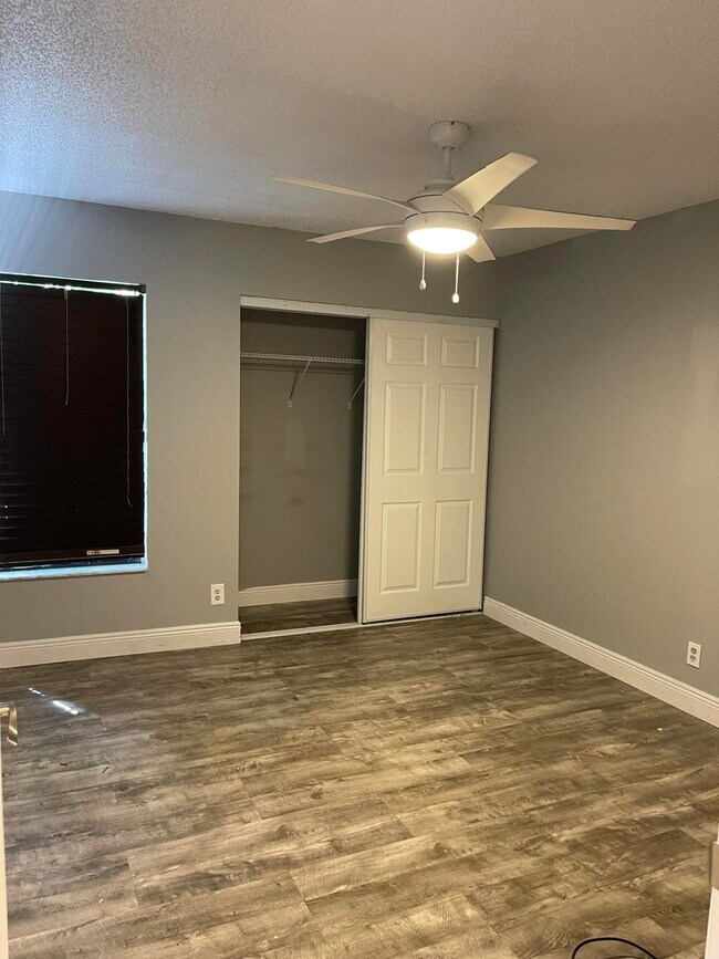 Foto del edificio - 4548 Bangor Ave