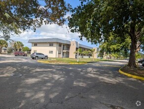 Building Photo - 8020 Fairview Dr