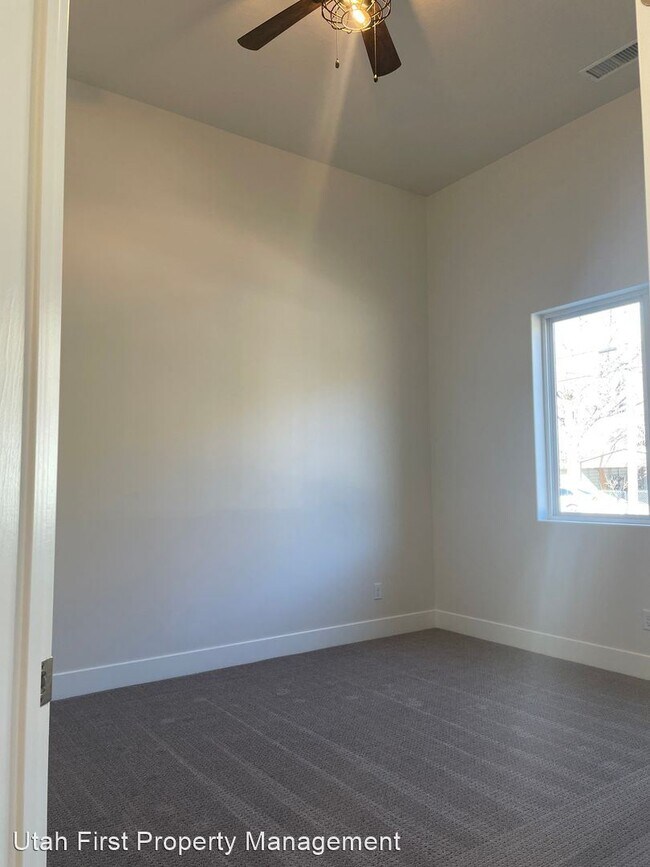 Building Photo - 3 br, 2 bath House - 9 North Main St