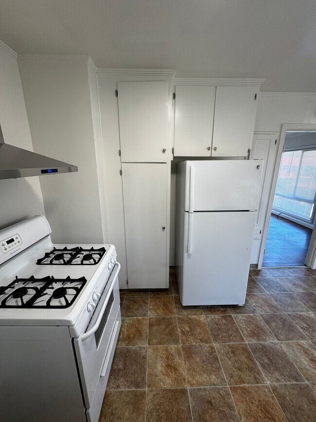 Foto del edificio - 227-231 Mosswood Way