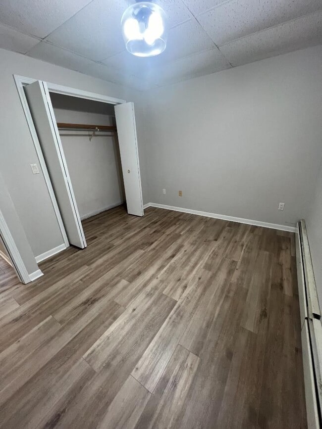 Foto del edificio - 10729 Main St